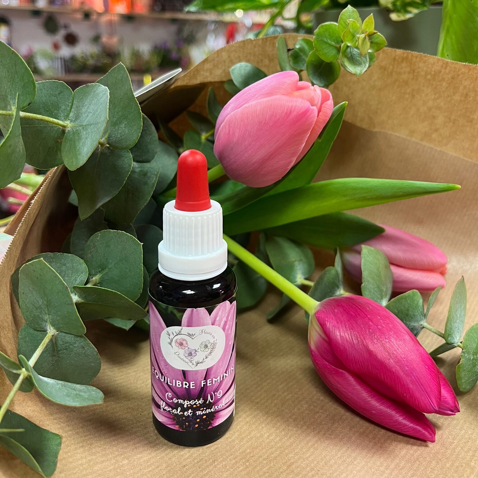 Bouquet de Fleurs avec un flacon